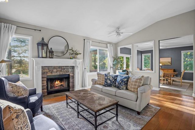 1049 Meadowgate Way, Brentwood, CA 94513