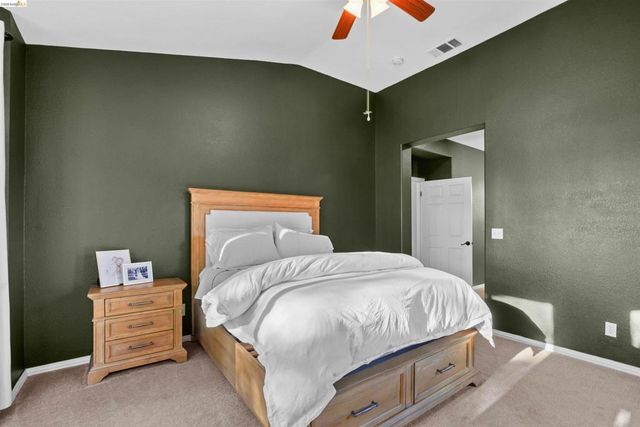 1049 Meadowgate Way, Brentwood, CA 94513