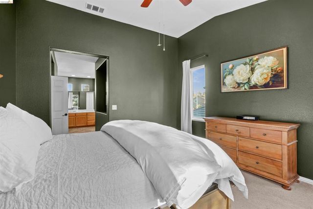 1049 Meadowgate Way, Brentwood, CA 94513
