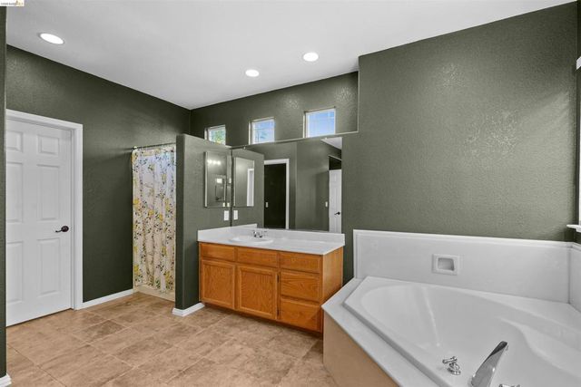 1049 Meadowgate Way, Brentwood, CA 94513
