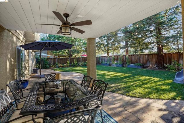 1049 Meadowgate Way, Brentwood, CA 94513