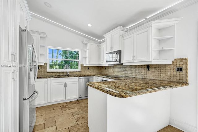 6121 SW 113th Court, Miami, FL 33173
