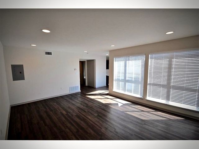 2806 Reagan Street 209, Dallas, TX 75219