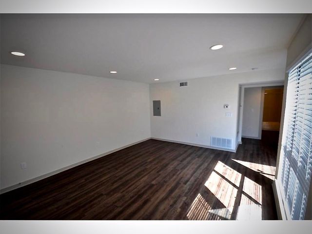 2806 Reagan Street 209, Dallas, TX 75219