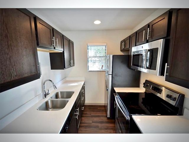 2806 Reagan Street 209, Dallas, TX 75219