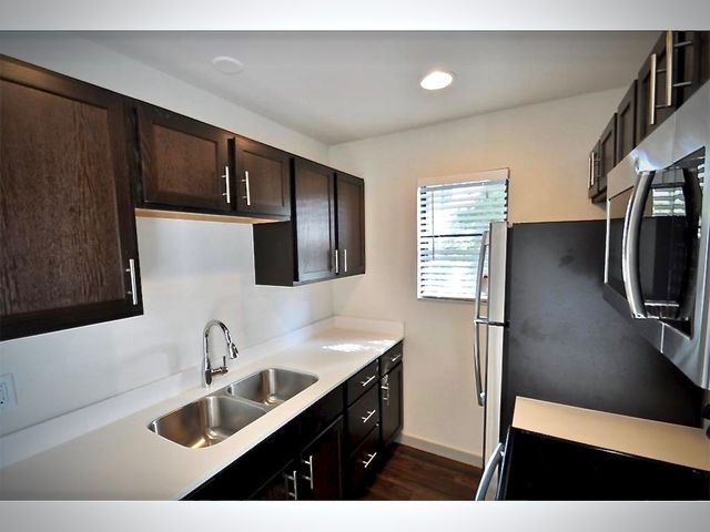 2806 Reagan Street 209, Dallas, TX 75219