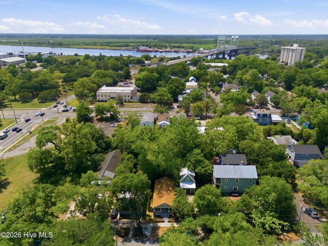 708 S 4th Street, Wilmington, NC 28401