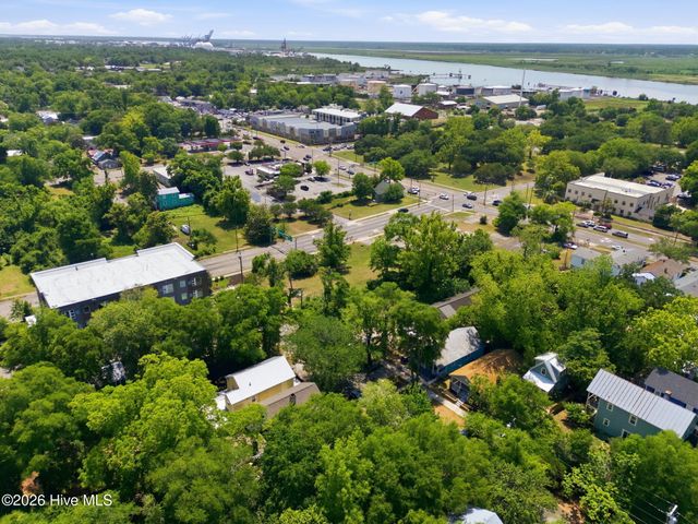 708 S 4th Street, Wilmington, NC 28401