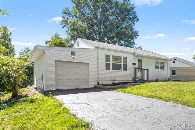 1546 Kappel Drive, St Louis, MO 63136
