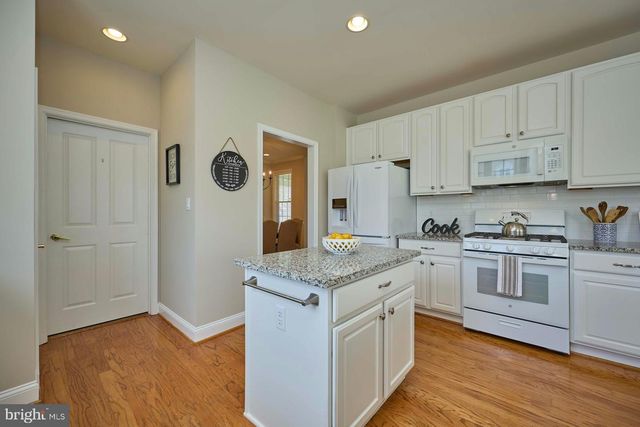 6907 BROADLEAF TER, Gainesville, VA 20155