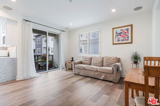 6020 Celedon 13, Los Angeles, CA 90094