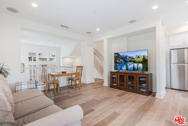 6020 Celedon 13, Los Angeles, CA 90094