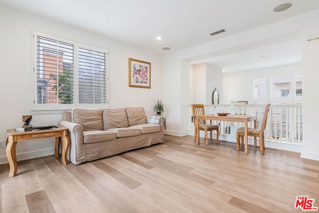 6020 Celedon 13, Los Angeles, CA 90094
