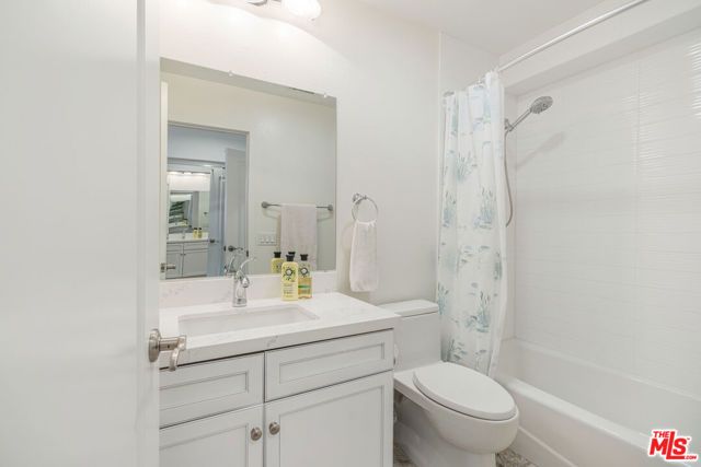 6020 Celedon 13, Los Angeles, CA 90094