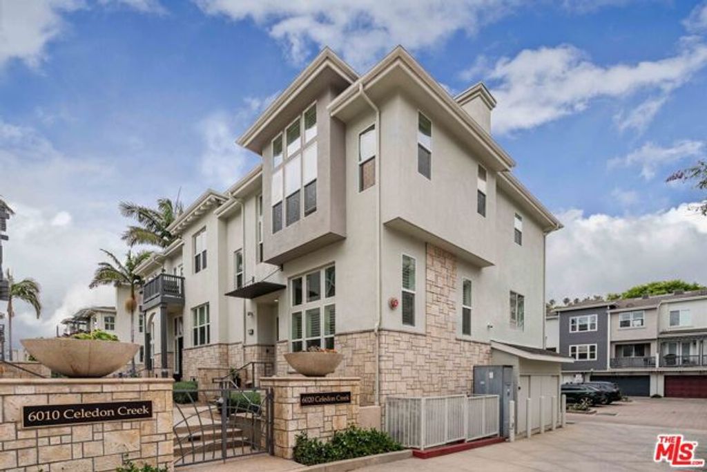6020 Celedon 13, Los Angeles, CA 90094