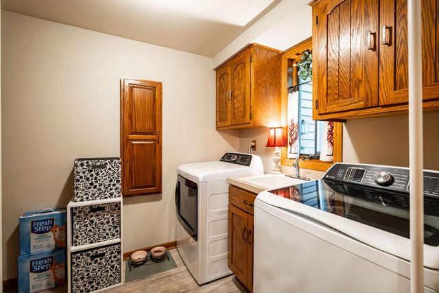 3278 S Acredale COURT, New Berlin, WI 53151