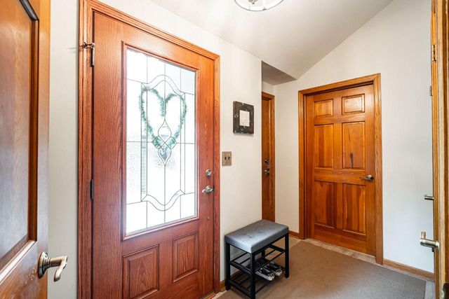 3278 S Acredale COURT, New Berlin, WI 53151