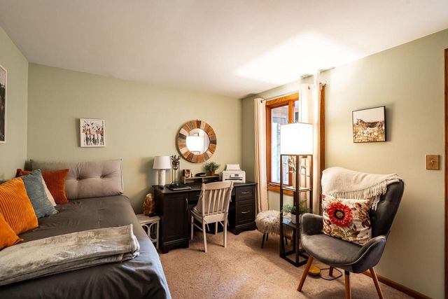 3278 S Acredale COURT, New Berlin, WI 53151
