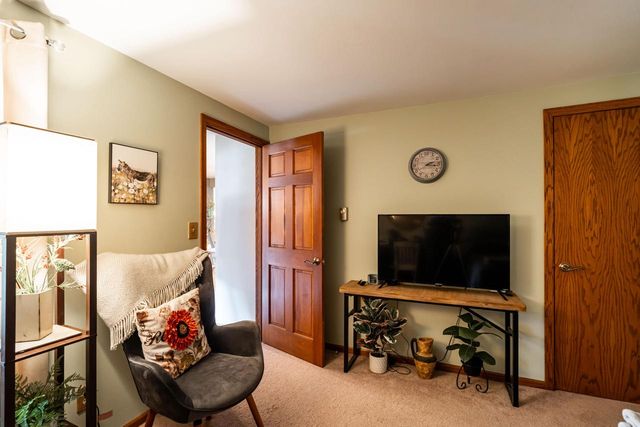 3278 S Acredale COURT, New Berlin, WI 53151