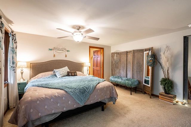 3278 S Acredale COURT, New Berlin, WI 53151