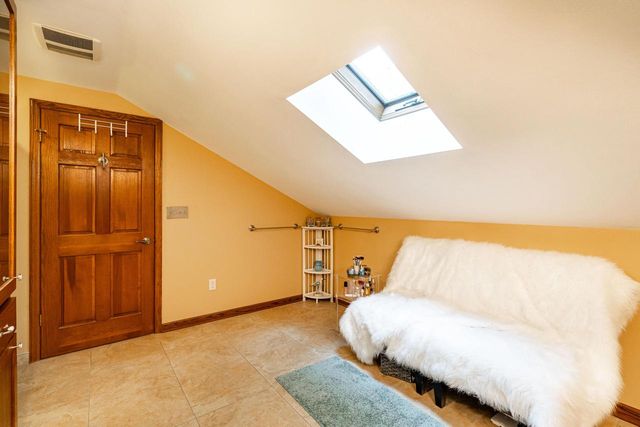 3278 S Acredale COURT, New Berlin, WI 53151