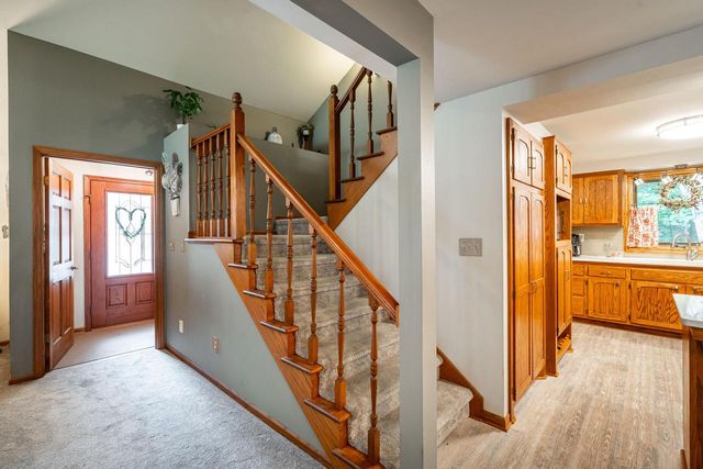 3278 S Acredale COURT, New Berlin, WI 53151