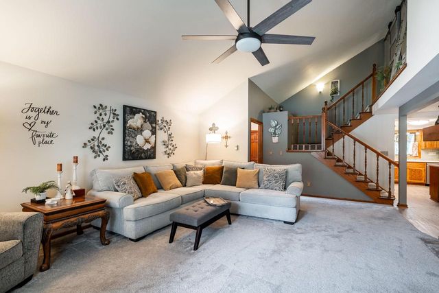 3278 S Acredale COURT, New Berlin, WI 53151