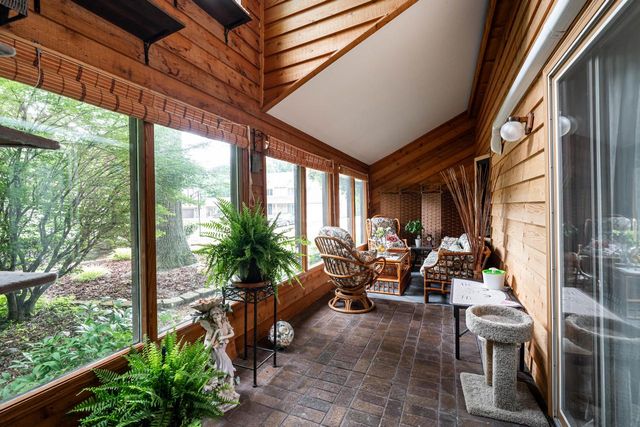 3278 S Acredale COURT, New Berlin, WI 53151