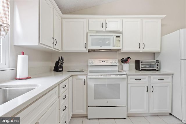 129 INDEPENDENCE DR, Morrisville, PA 19067