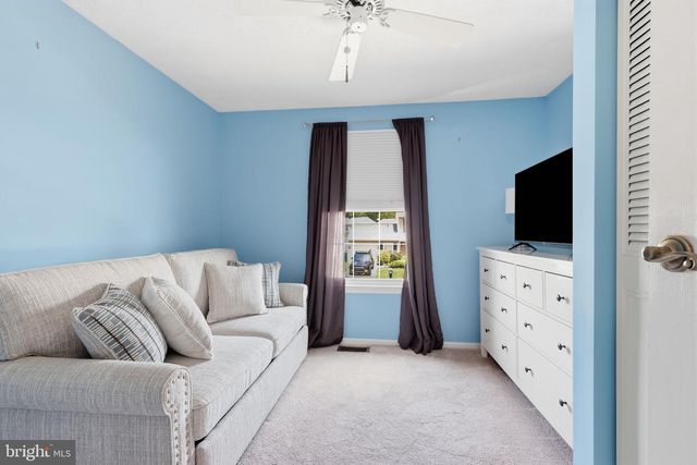 129 INDEPENDENCE DR, Morrisville, PA 19067