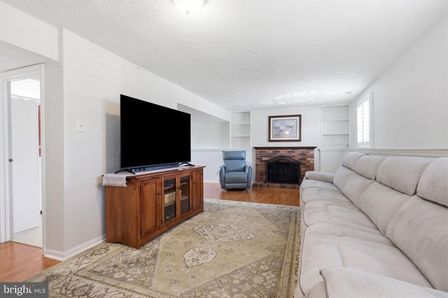 129 INDEPENDENCE DR, Morrisville, PA 19067