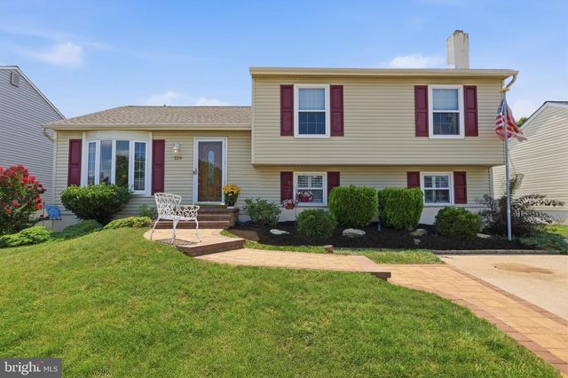 129 INDEPENDENCE DR, Morrisville, PA 19067