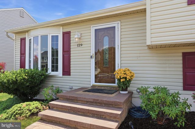 129 INDEPENDENCE DR, Morrisville, PA 19067