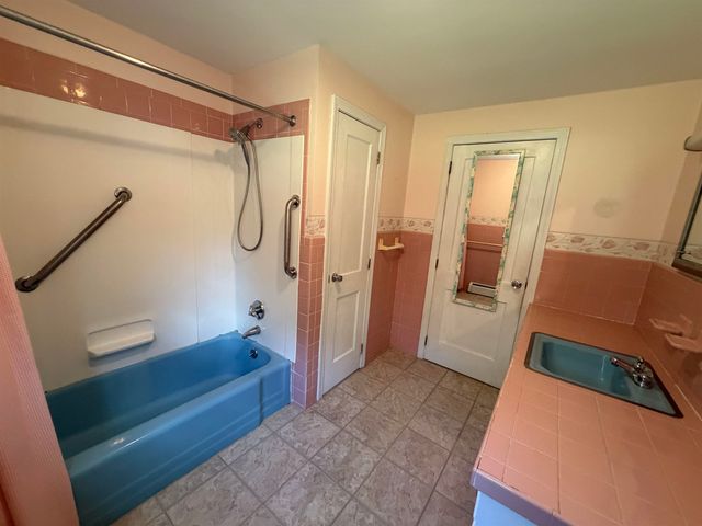 5 Ridgewood Terrace, Exeter, NH 03833