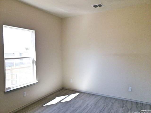 208 CRESTVIEW LN, Spring Branch, TX 78070