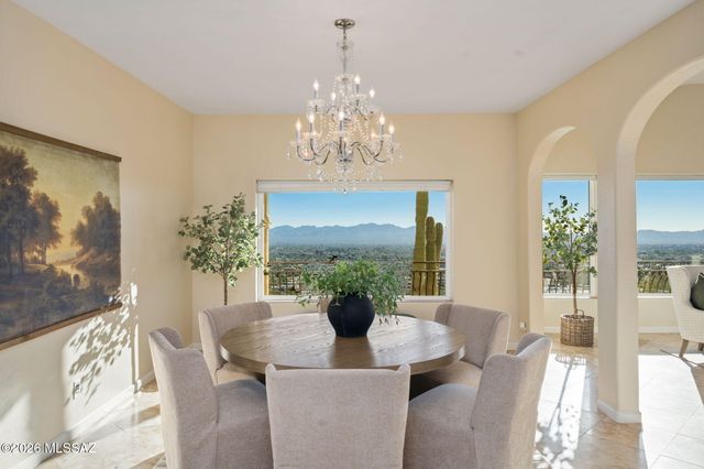 8750 N Glenhurst Place, Oro Valley, AZ 85704