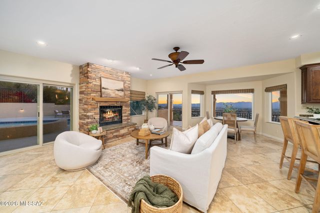 8750 N Glenhurst Place, Oro Valley, AZ 85704