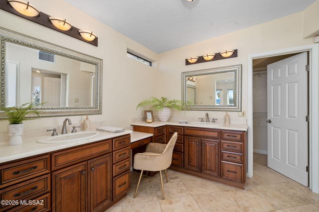 8750 N Glenhurst Place, Oro Valley, AZ 85704