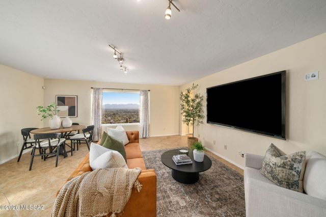 8750 N Glenhurst Place, Oro Valley, AZ 85704