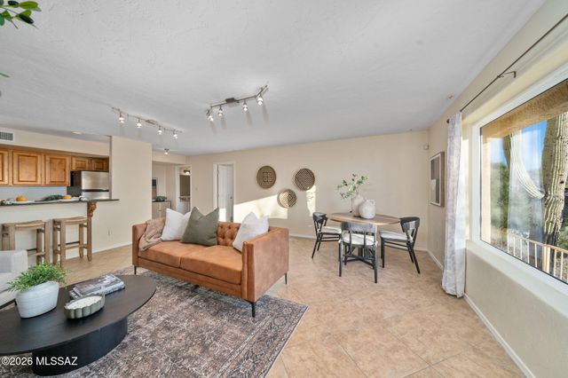 8750 N Glenhurst Place, Oro Valley, AZ 85704