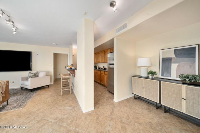 8750 N Glenhurst Place, Oro Valley, AZ 85704