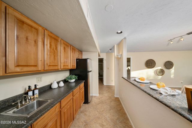 8750 N Glenhurst Place, Oro Valley, AZ 85704