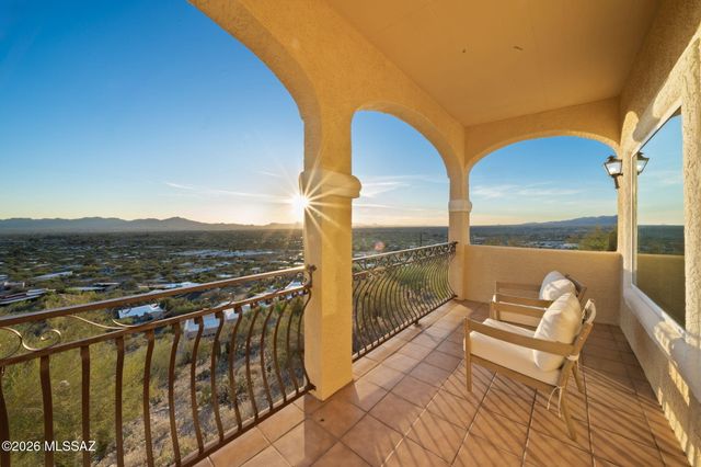 8750 N Glenhurst Place, Oro Valley, AZ 85704
