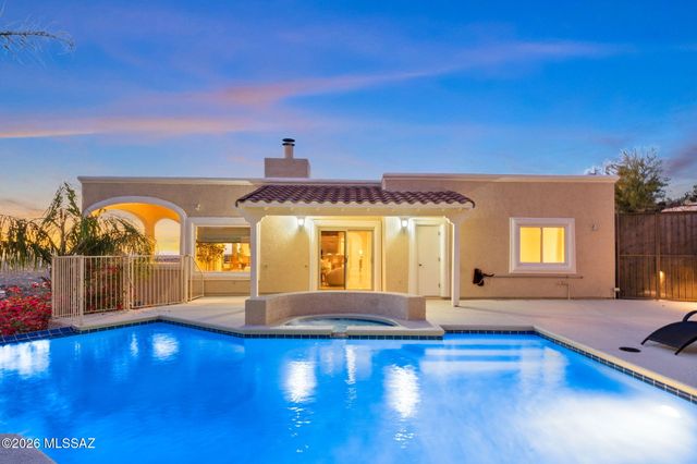 8750 N Glenhurst Place, Oro Valley, AZ 85704