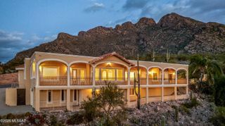 8750 N Glenhurst Place, Oro Valley, AZ 85704