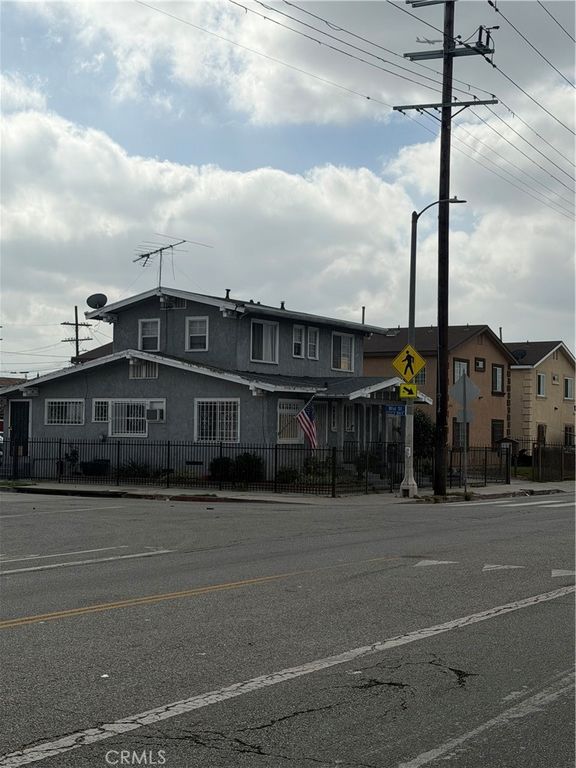 310 E 81st, Los Angeles, CA 90003 — photo 3