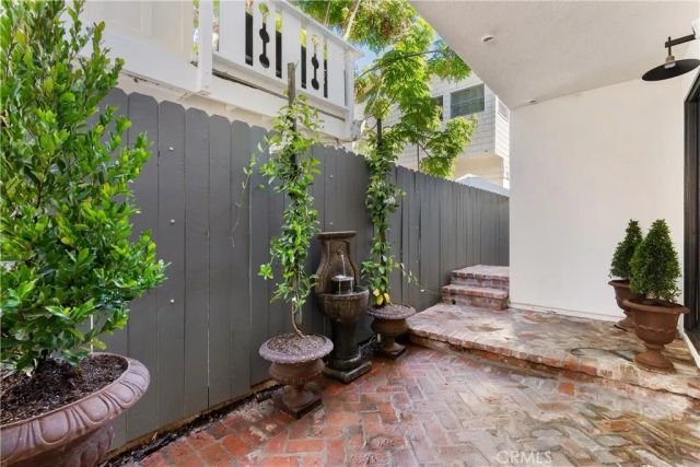 617 Acacia Avenue, Corona Del Mar, CA 92625