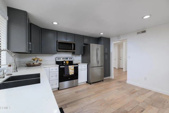 39032 Village 39, Camarillo, CA 93012