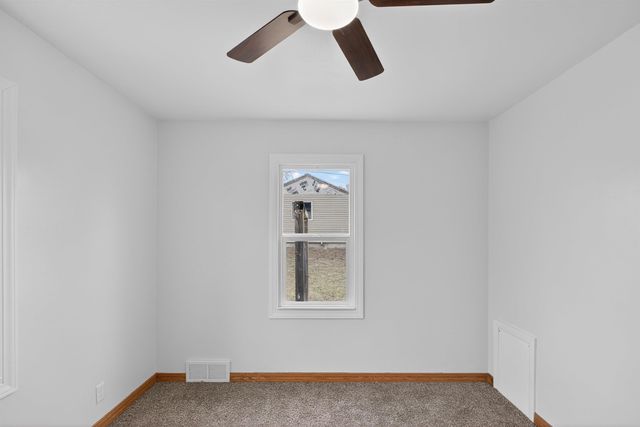 819 Easton Avenue, Waterloo, IA 50702