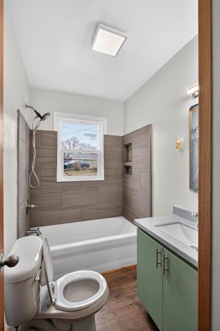 819 Easton Avenue, Waterloo, IA 50702